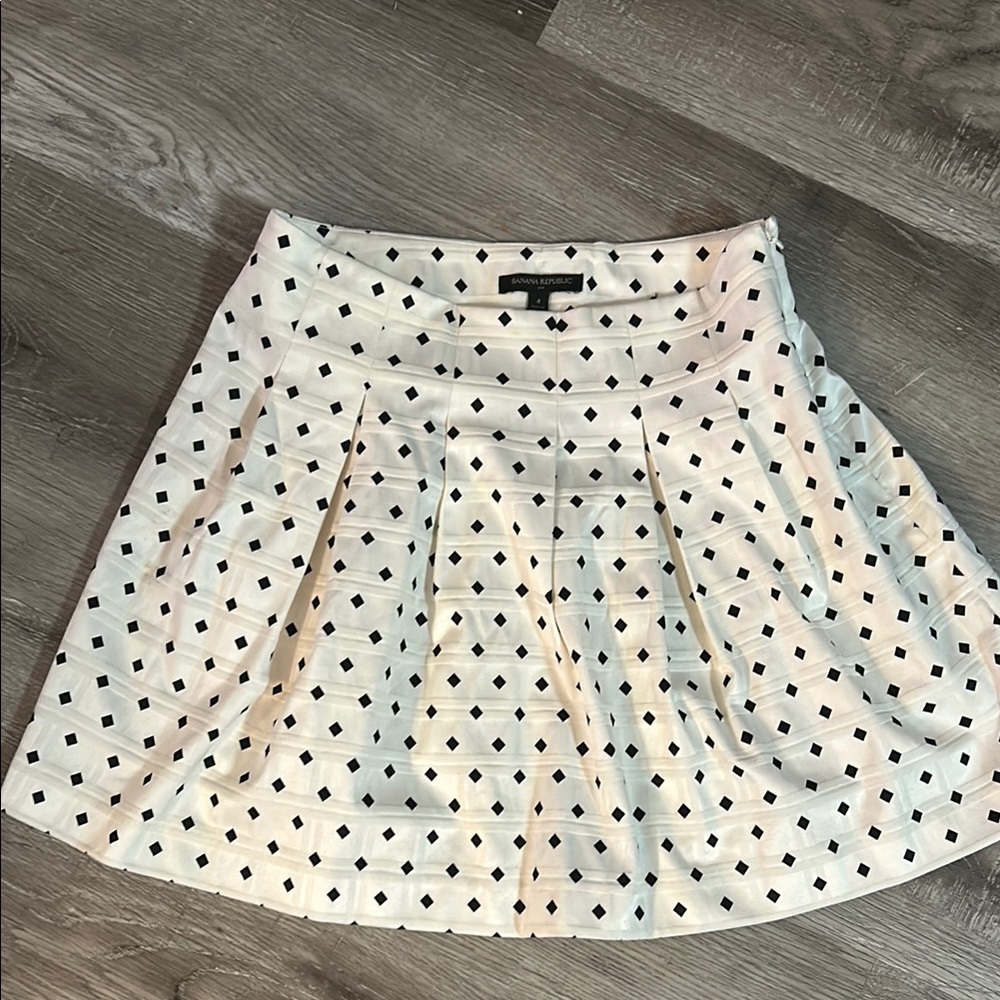 Banana Republic Black A-Line Mini Skirt with Pleats for Cocktail